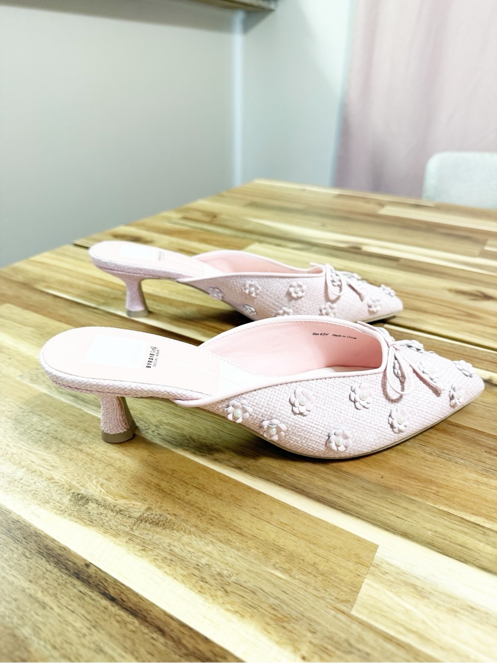 Dolce Vita x Byrdie Golf Camilo Pink Slide On Flower Applique Mules Size 8.5W - Picture 7 of 15
